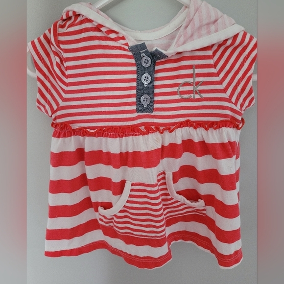❤️ HOST PICK ❤️ Calvin Klein 12m hooded tshirt - Picture 1 of 3
